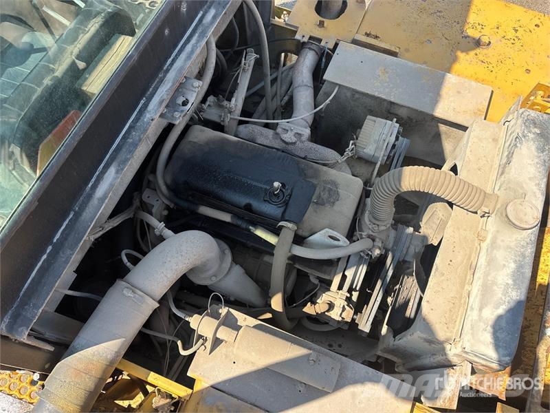 Clark CY160SC-D 16000 lb 4x4 Rough Terrain Forklift Carretillas elevadoras todo terreno