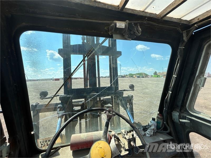 Clark CY160SC-D 16000 lb 4x4 Rough Terrain Forklift Carretillas elevadoras todo terreno