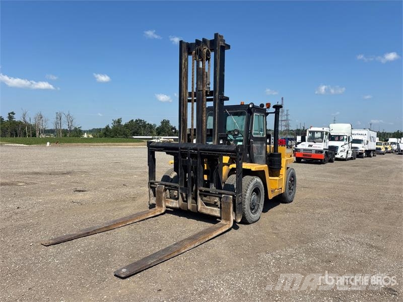 Clark CY160SC-D 16000 lb 4x4 Rough Terrain Forklift Carretillas elevadoras todo terreno