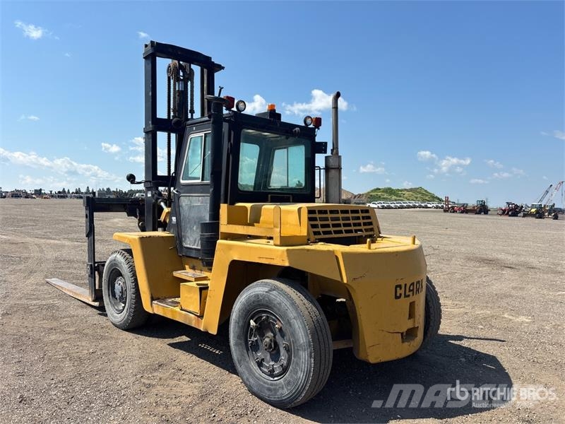 Clark CY160SC-D 16000 lb 4x4 Rough Terrain Forklift Carretillas elevadoras todo terreno