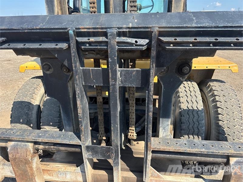 Clark CY160SC-D 16000 lb 4x4 Rough Terrain Forklift Carretillas elevadoras todo terreno