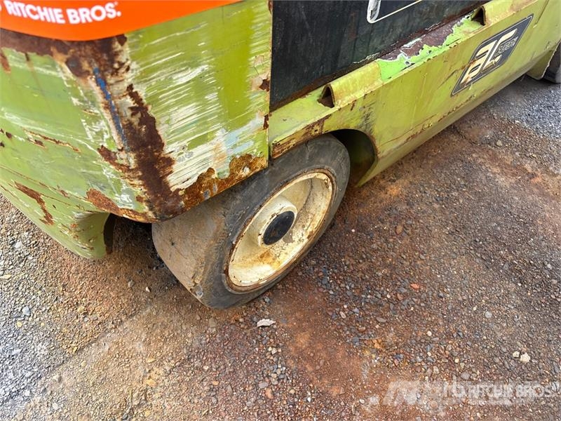 Clark ECX25 4800 lb Electric Forklift Carrelli elevatori elettrici