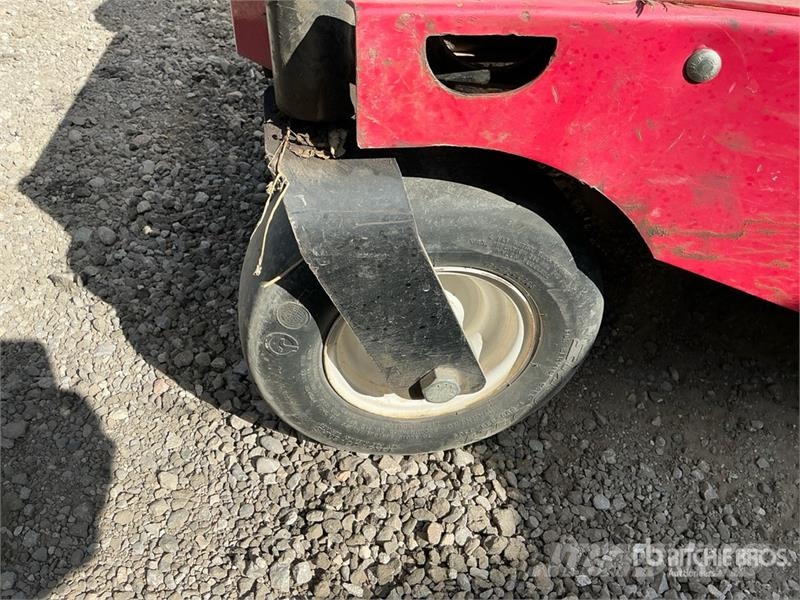 Classen SA30A Stand On Aerator Gyepszellőztetők
