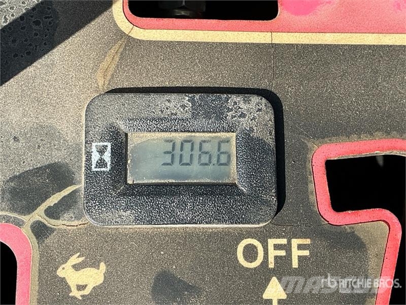 Classen SA30A Stand On Aerator Gyepszellőztetők