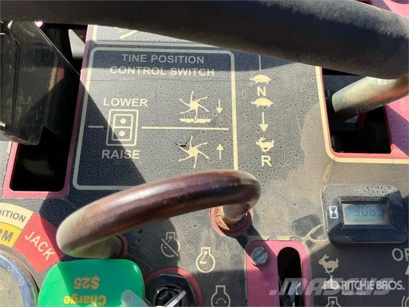 Classen SA30A Stand On Aerator Gyepszellőztetők