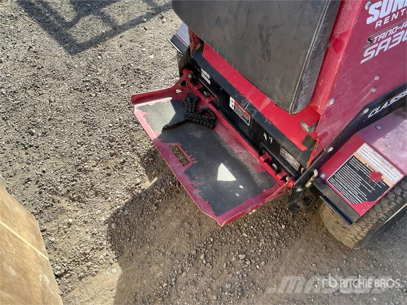 Classen SA30A Stand On Aerator Gyepszellőztetők