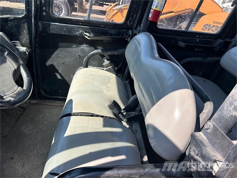Club Car Carryall 1700 4x4 Utility Vehicle ماكينات منفعة عامة