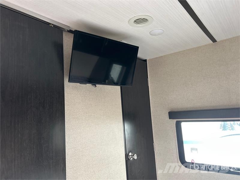  Coachmen M-2963 BH 30 ft T/A Travel Trailer Ostale prikolice