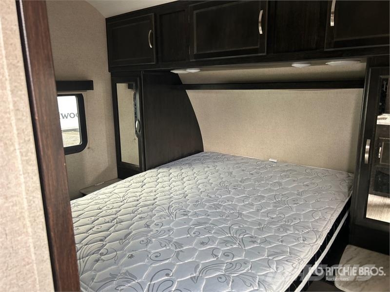  Coachmen M-2963 BH 30 ft T/A Travel Trailer Ostale prikolice