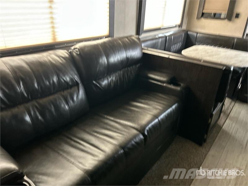  Coachmen M-2963 BH 30 ft T/A Travel Trailer Ostale prikolice
