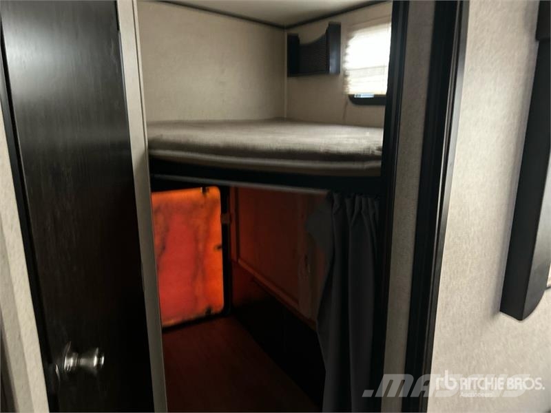  Coachmen M-2963 BH 30 ft T/A Travel Trailer Ostale prikolice