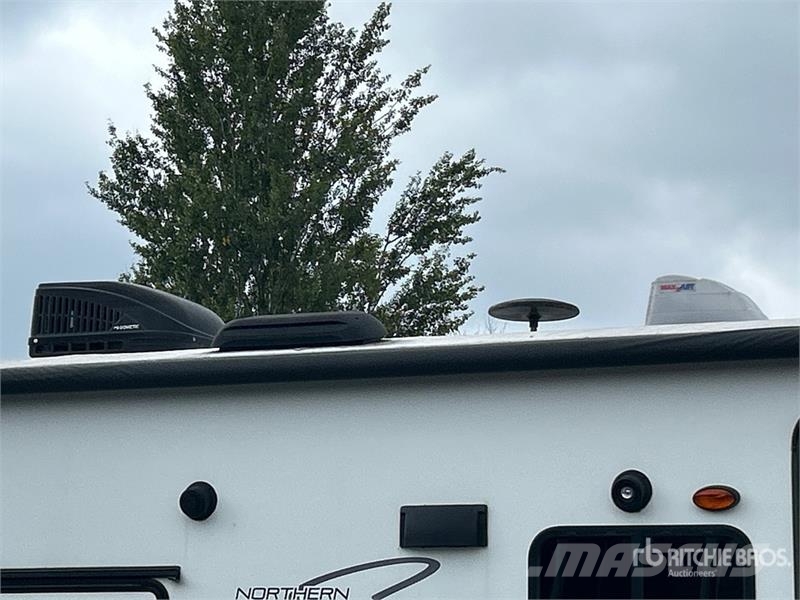  Coachmen M-2963 BH 30 ft T/A Travel Trailer Ostale prikolice