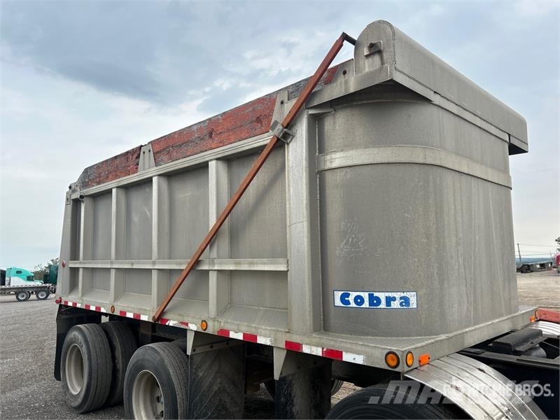 Cobra 17 ft Tri/A Pup Dump Trailer Bañera