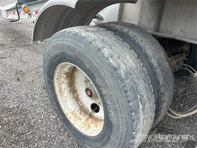 Cobra 17 ft Tri/A Pup Dump Trailer Bañera