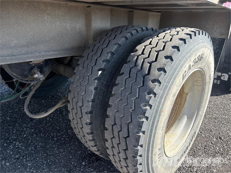 Cobra 17 ft Tri/A Pup Dump Trailer Bañera