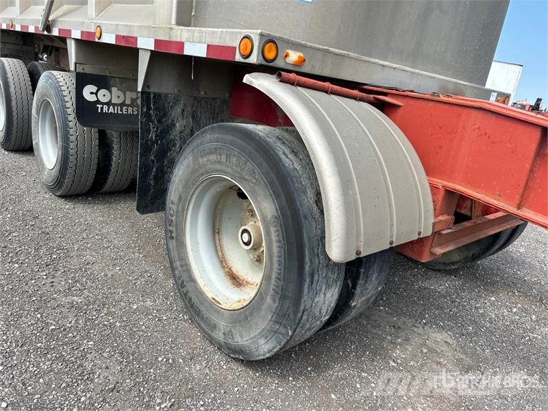 Cobra 17 ft Tri/A Pup Dump Trailer Bañera