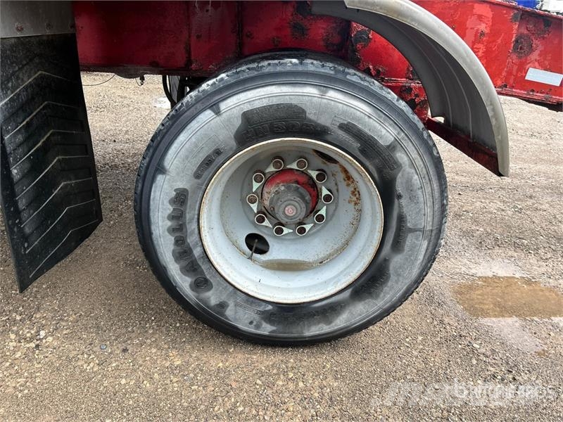 Cobra 17 ft Tri/A Pup Dump Trailer Bañera