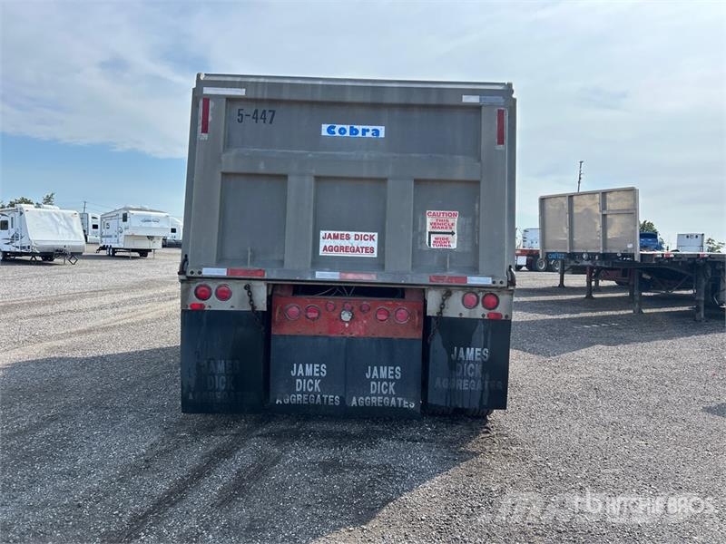 Cobra 17 ft Tri/A Pup Dump Trailer Bañera