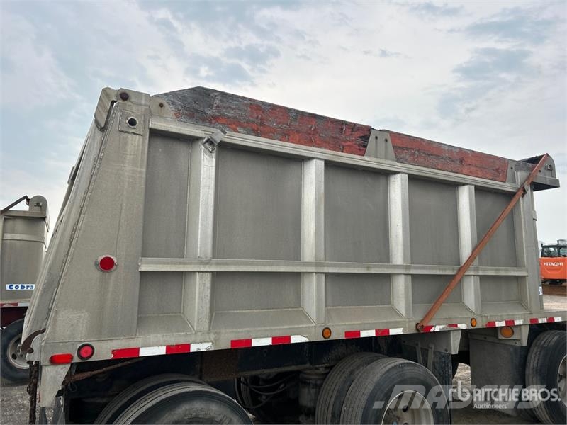 Cobra 17 ft Tri/A Pup Dump Trailer Bañera