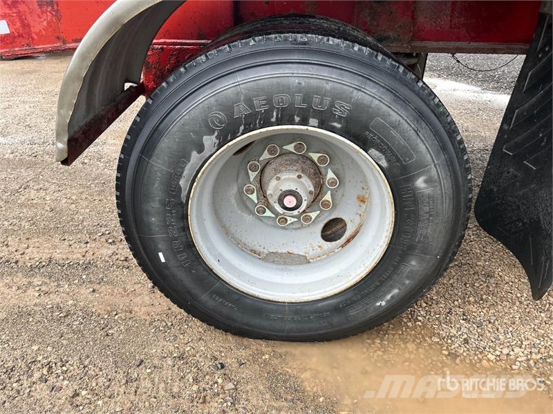 Cobra 17 ft Tri/A Pup Dump Trailer Bañera