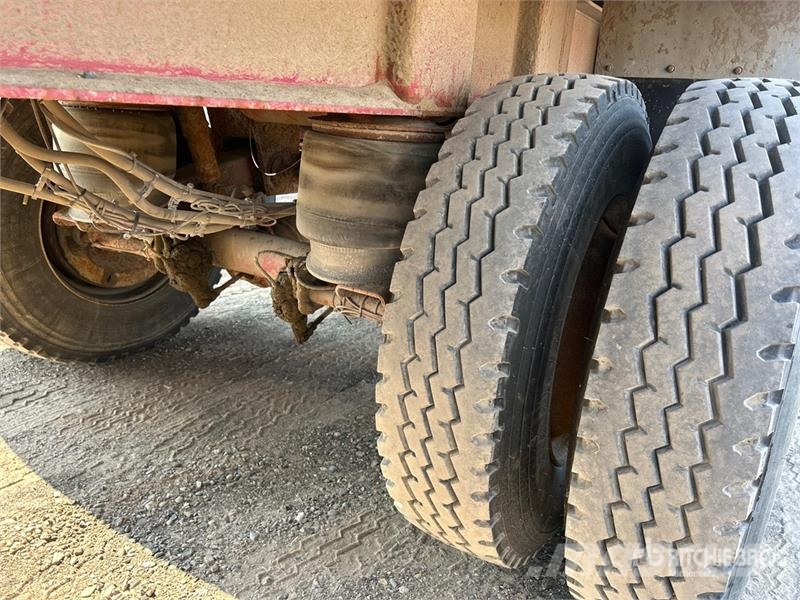 Cobra 17 ft Tri/A Pup Dump Trailer Bañera
