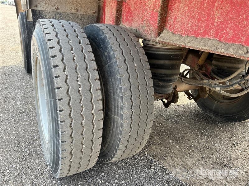 Cobra 17 ft Tri/A Pup Dump Trailer Bañera