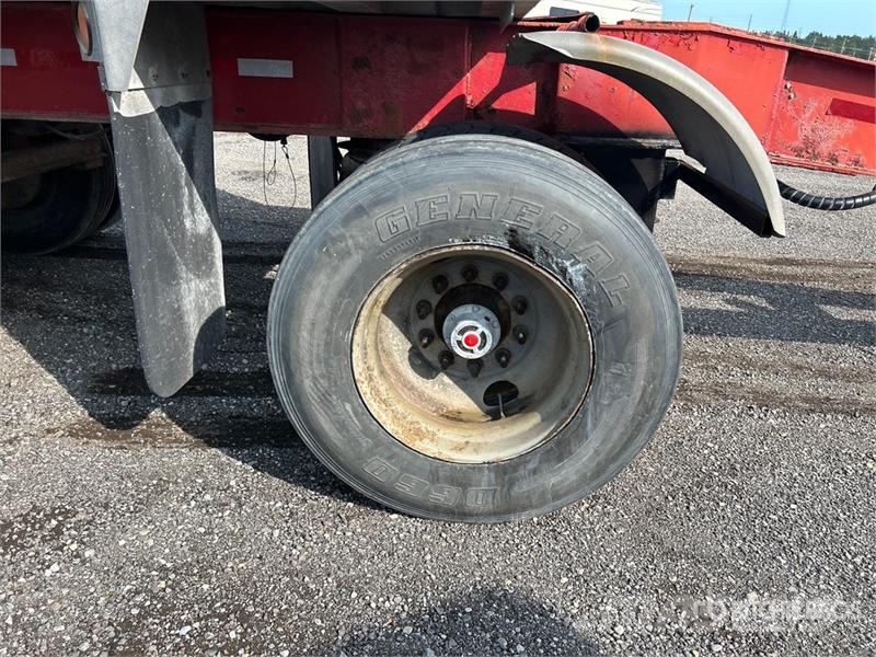 Cobra 17 ft Tri/A Pup Dump Trailer Bañera