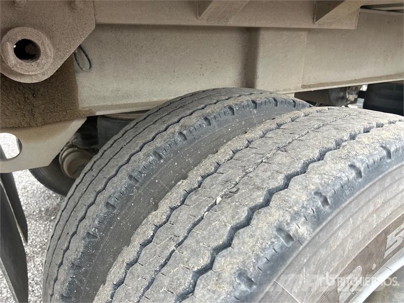 Cobra 17 ft Tri/A Pup Dump Trailer Bañera