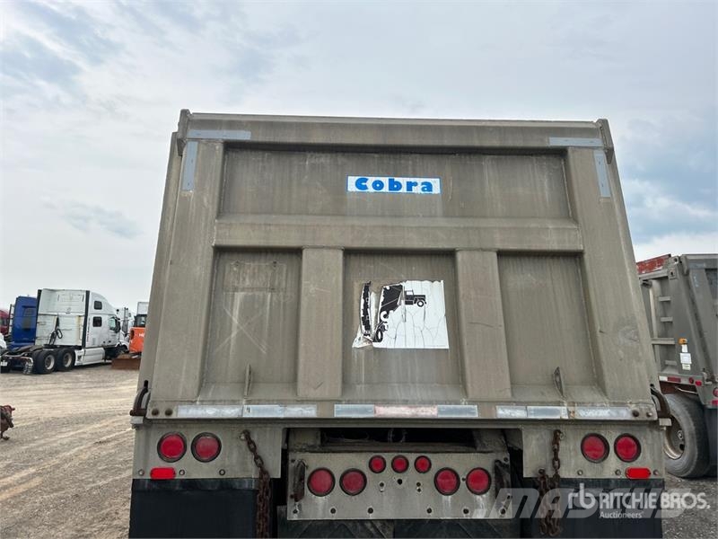 Cobra 17 ft Tri/A Pup Dump Trailer Bañera