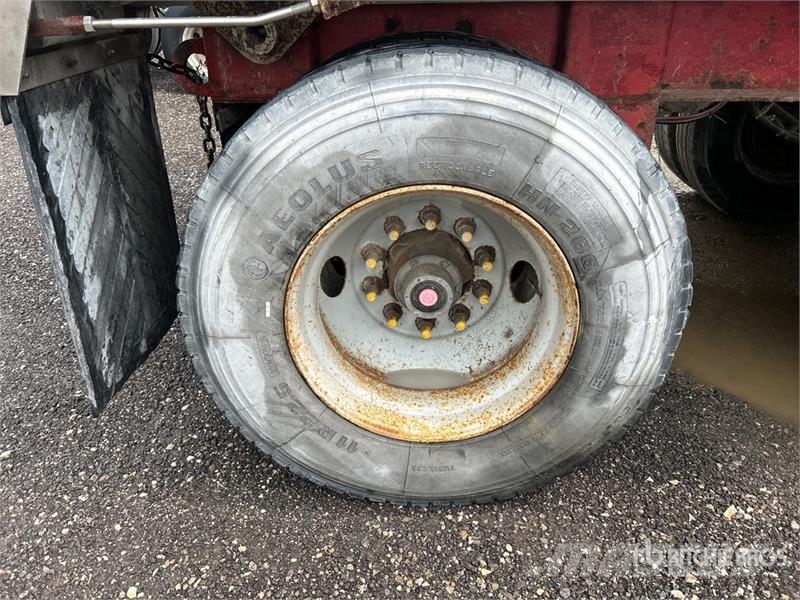 Cobra 17 ft Tri/A Pup Dump Trailer Bañera