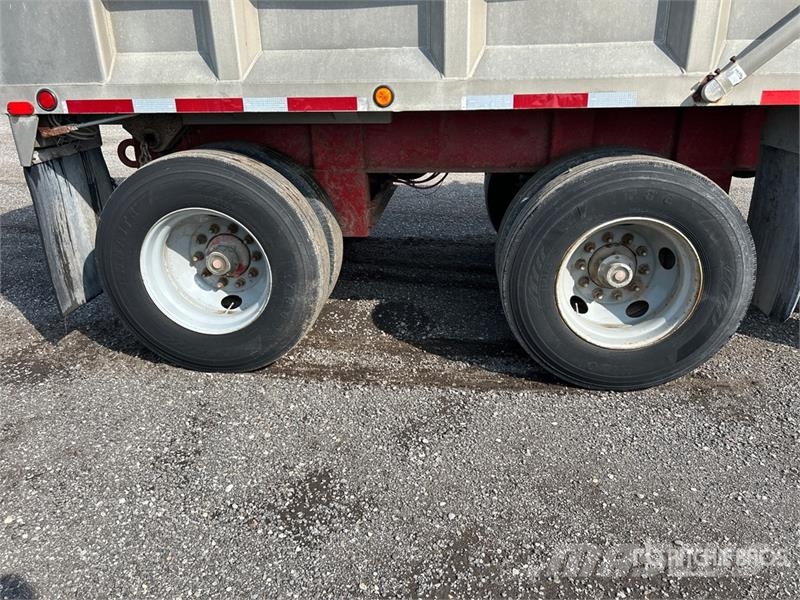 Cobra 17 ft Tri/A Pup Dump Trailer Bañera
