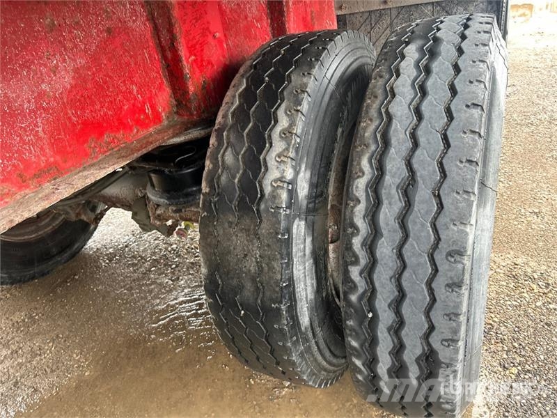 Cobra 17 ft Tri/A Pup Dump Trailer Bañera
