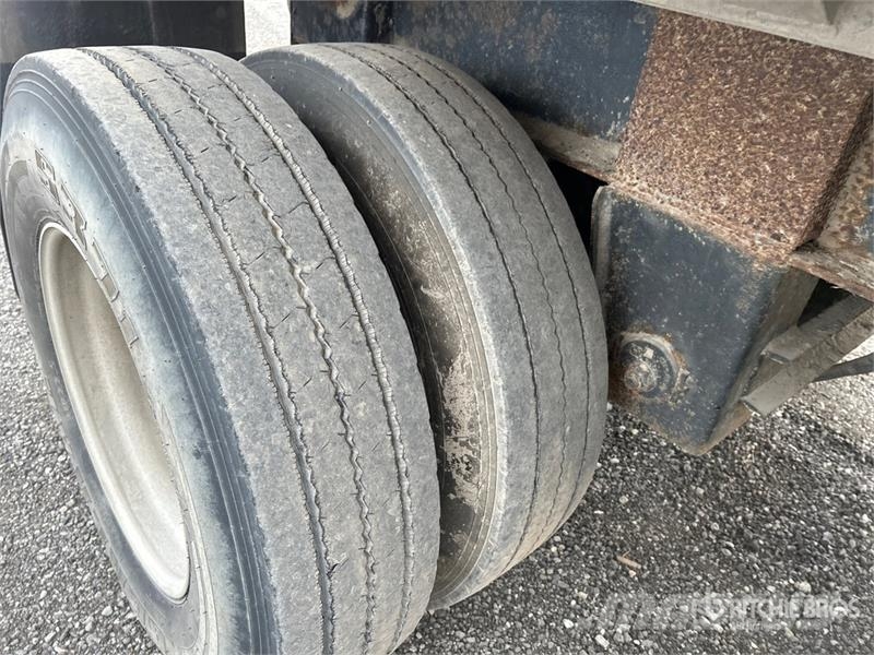 Cobra 17 ft Tri/A Pup Dump Trailer Bañera