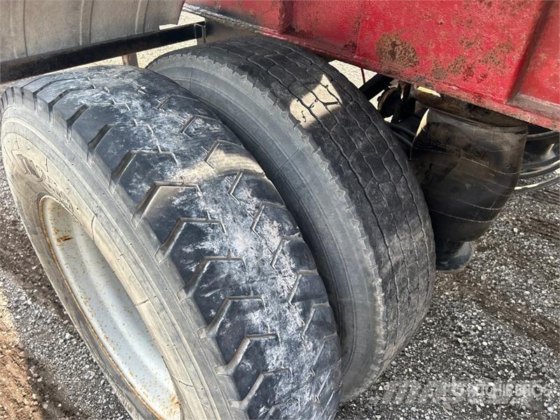 Cobra 17 ft Tri/A Pup Dump Trailer Bañera