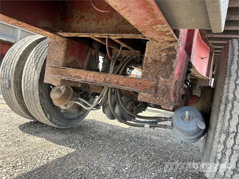 Cobra 33 ft Tri/A End Dump Trailer Bañera