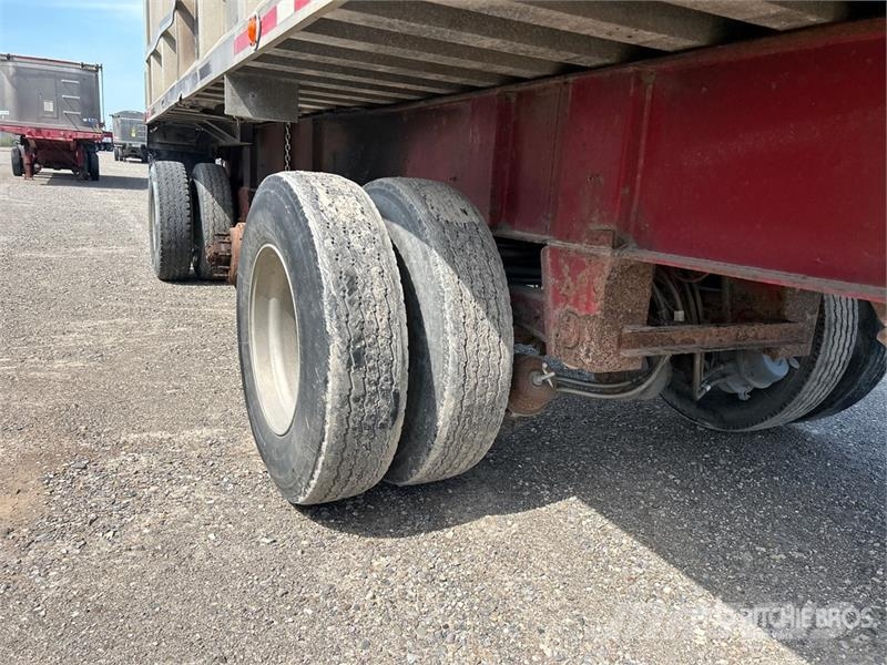 Cobra 33 ft Tri/A End Dump Trailer Bañera