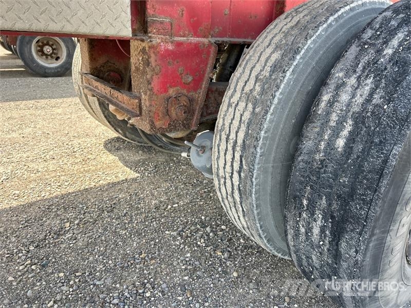 Cobra 33 ft Tri/A End Dump Trailer Bañera