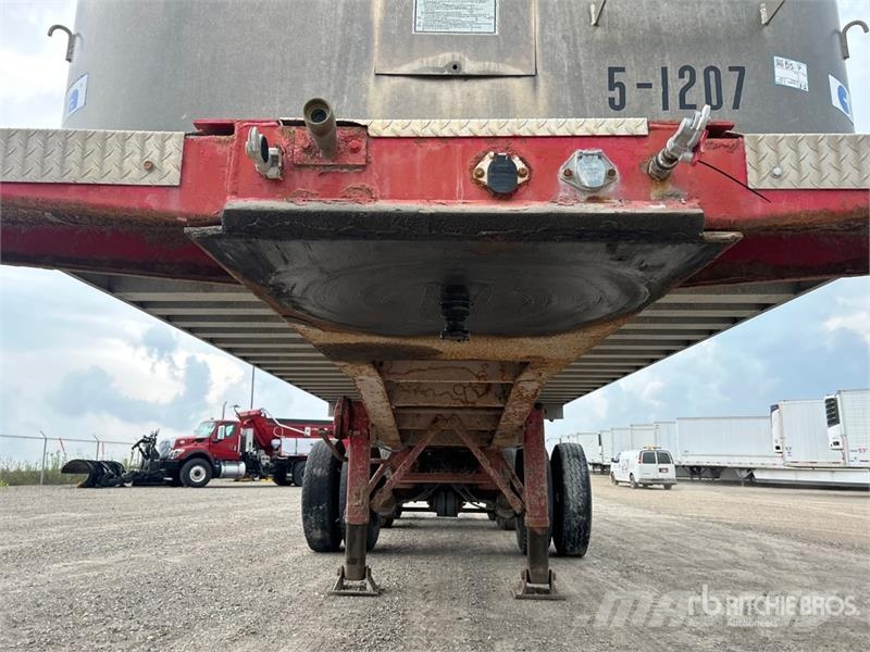 Cobra 33 ft Tri/A End Dump Trailer Bañera