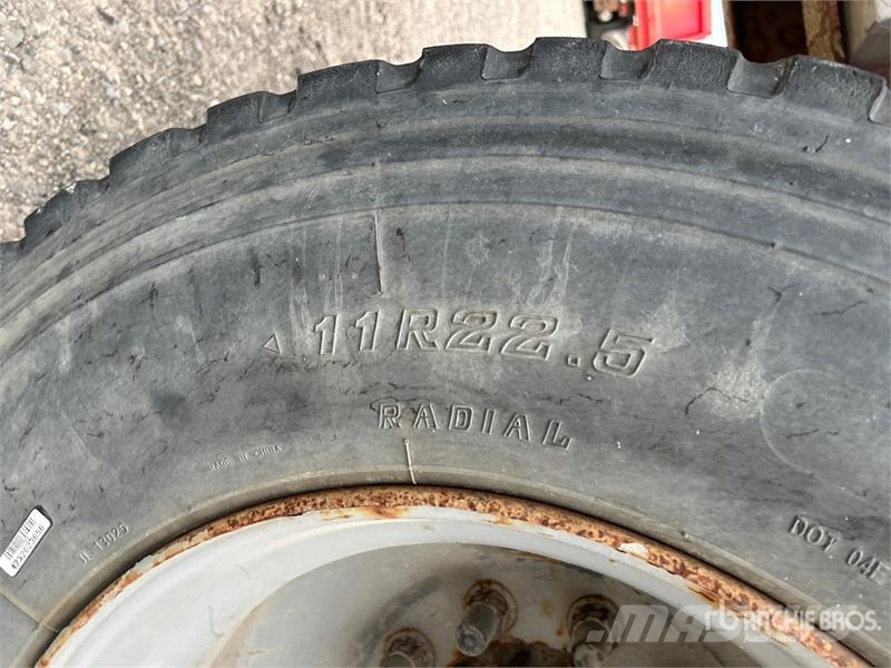 Cobra 33 ft Tri/A End Dump Trailer Bañera