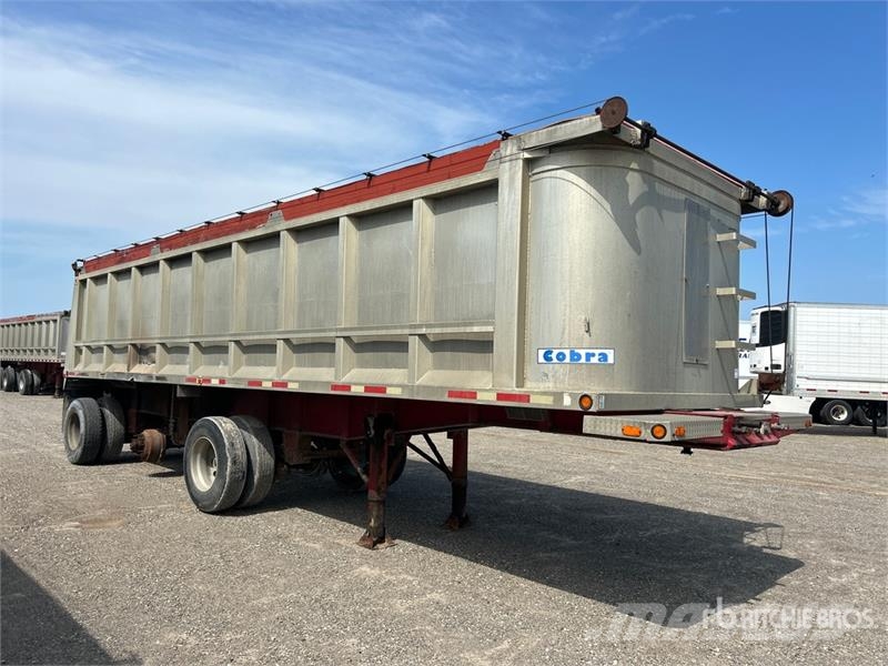Cobra 33 ft Tri/A End Dump Trailer Bañera