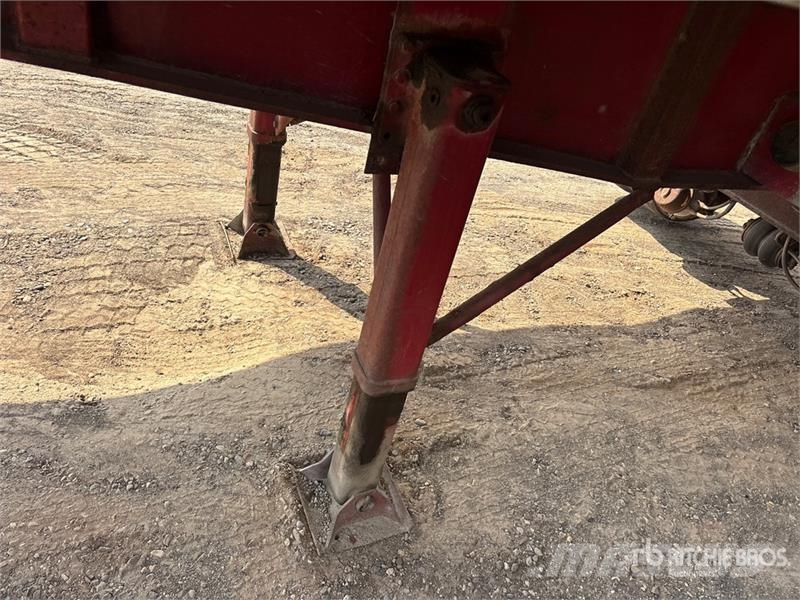Cobra 33 ft Tri/A End Dump Trailer Bañera