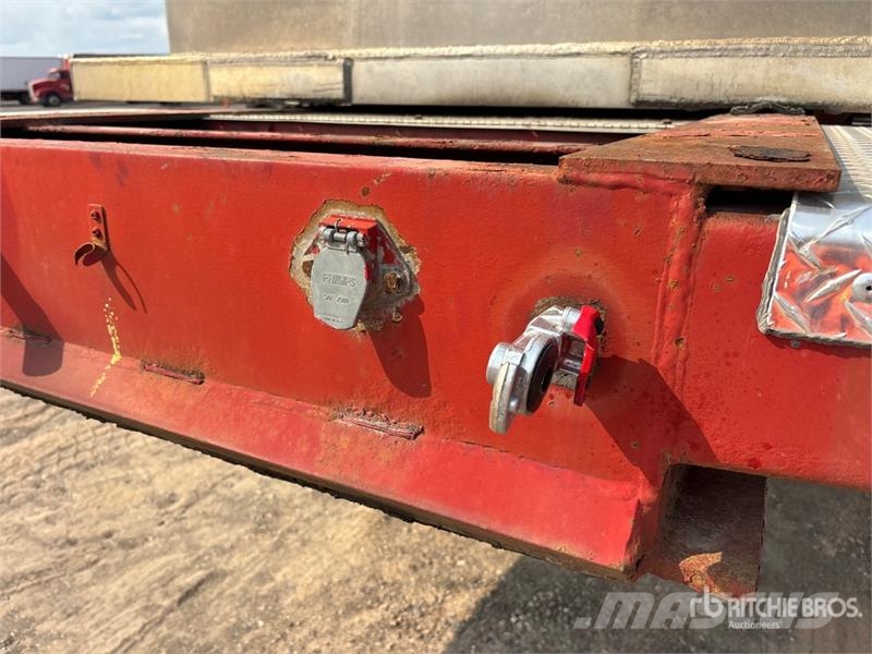 Cobra 33 ft Tri/A End Dump Trailer Bañera