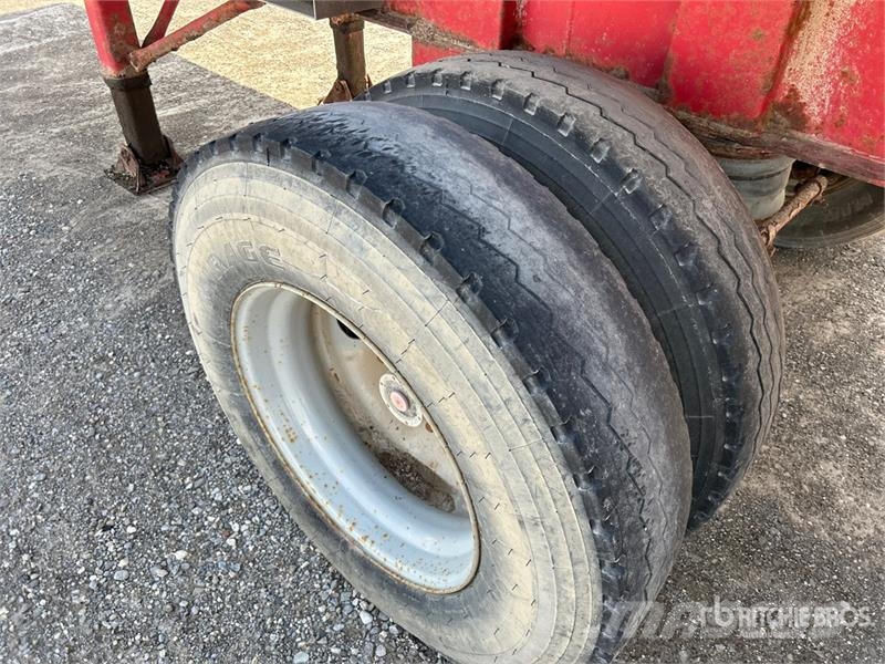 Cobra 33 ft Tri/A End Dump Trailer Bañera