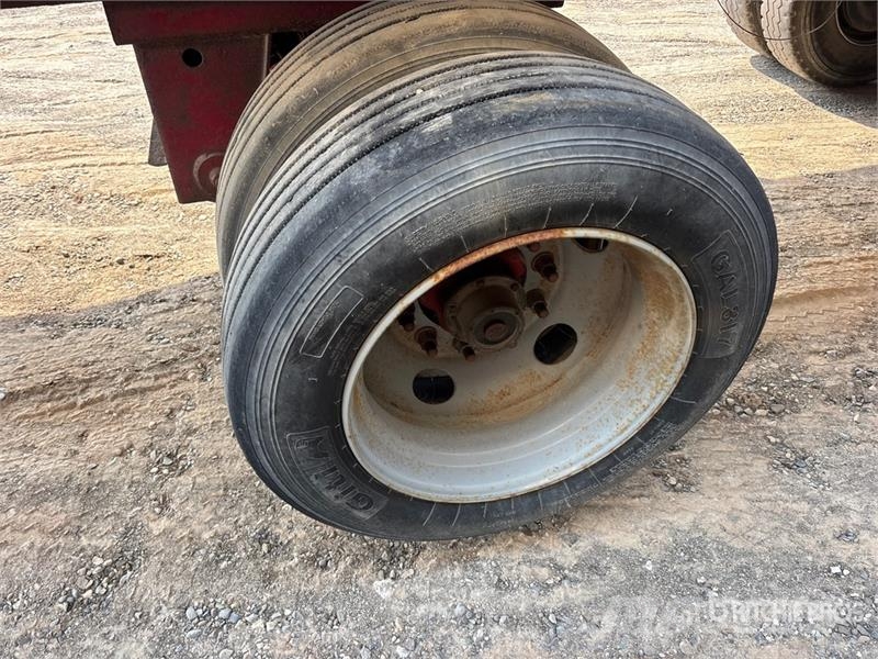 Cobra 33 ft Tri/A End Dump Trailer Bañera