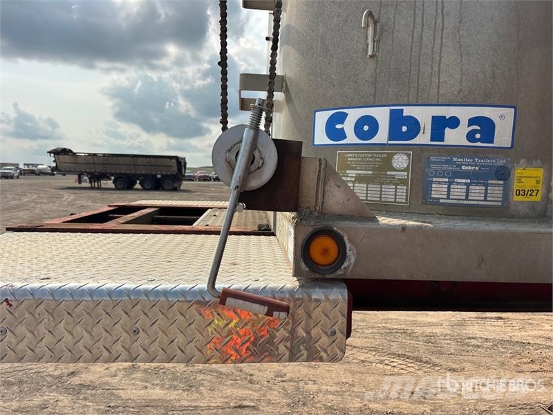 Cobra 33 ft Tri/A End Dump Trailer Bañera