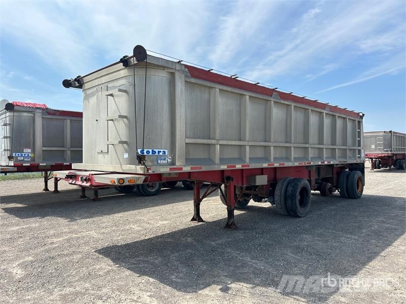 Cobra 33 ft Tri/A End Dump Trailer Bañera