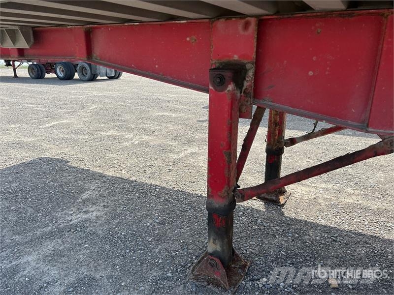 Cobra 33 ft Tri/A End Dump Trailer Bañera