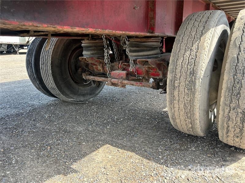 Cobra 33 ft Tri/A End Dump Trailer Bañera