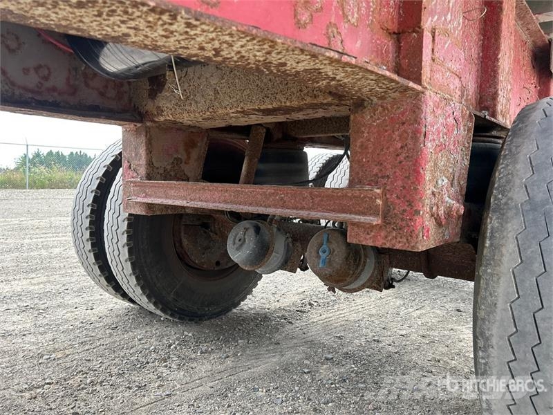 Cobra 33 ft Tri/A End Dump Trailer Bañera