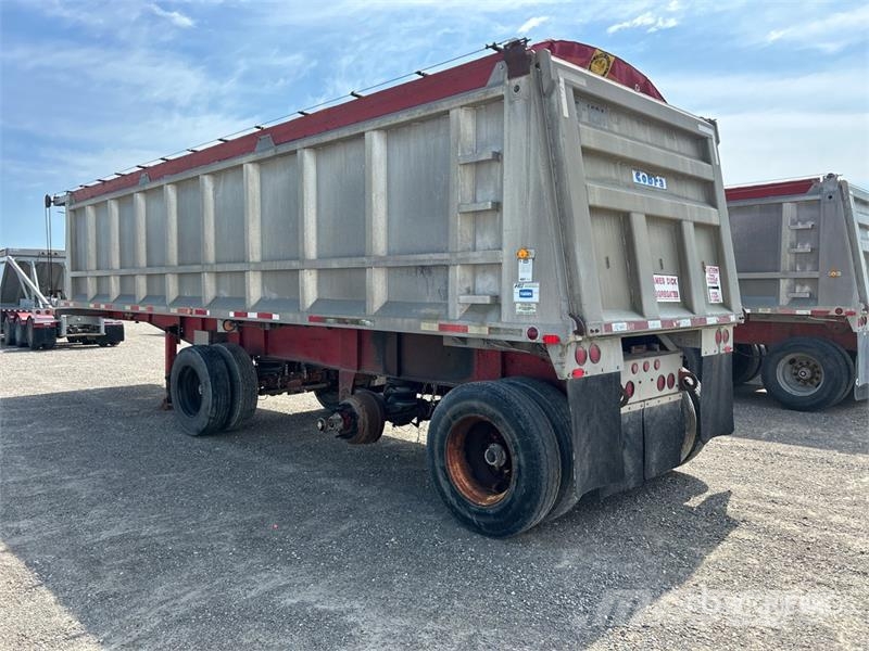 Cobra 33 ft Tri/A End Dump Trailer Bañera
